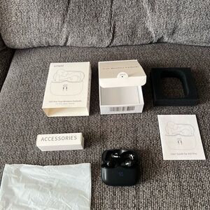 XINWLD Black Earbud Headphones with Superior Sound Quality